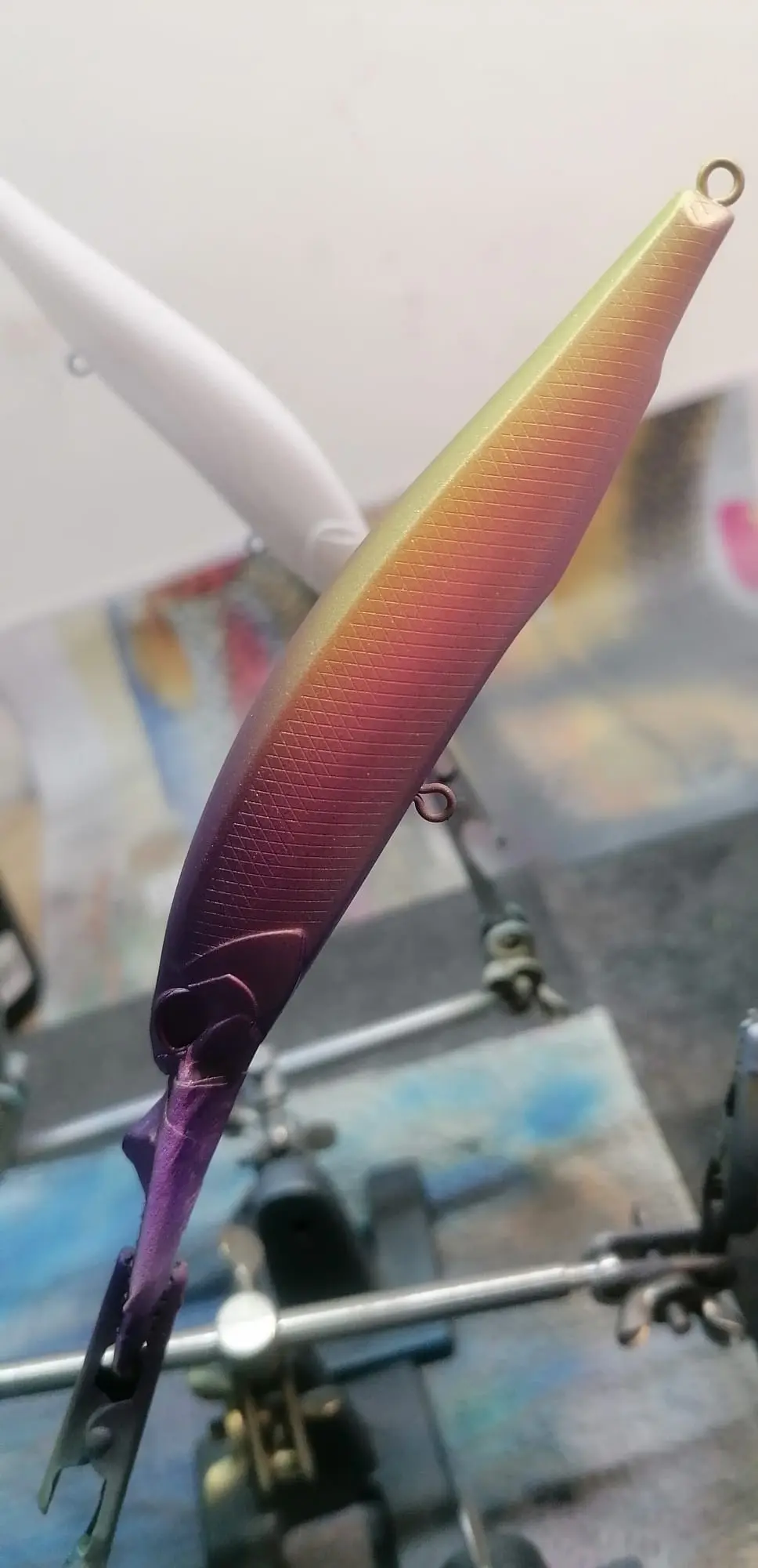 Taboo Jerkbait DR 100DR RAINBOW - Imagen 4